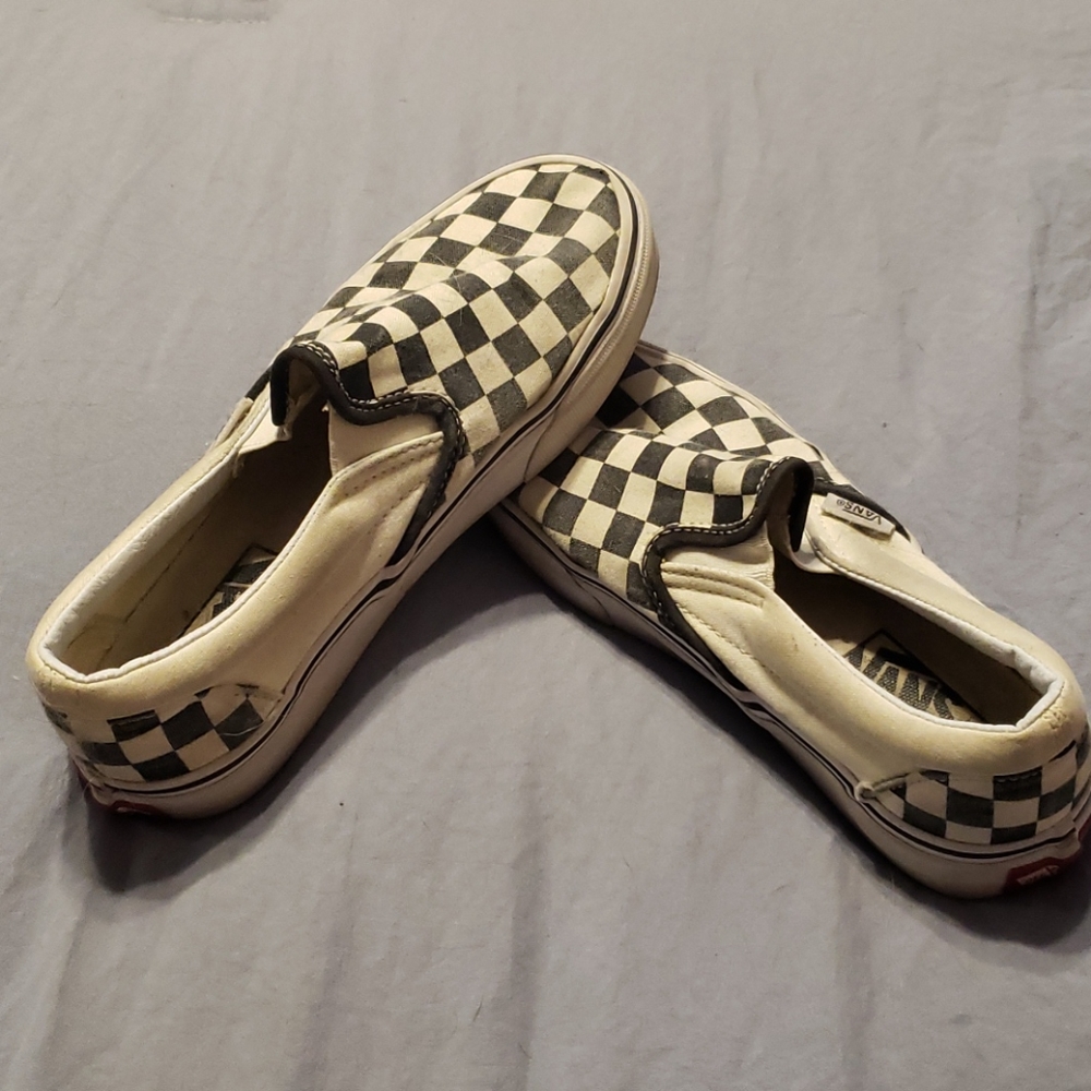Womenss Van's, checkered.